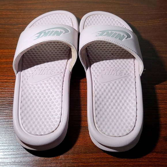 Nike slides - Picture 2 of 2